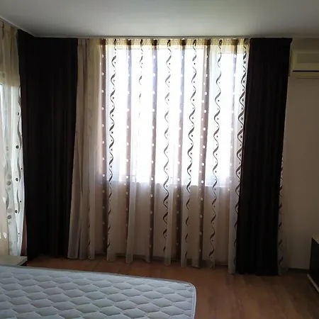 Midia Grand Aheloy
